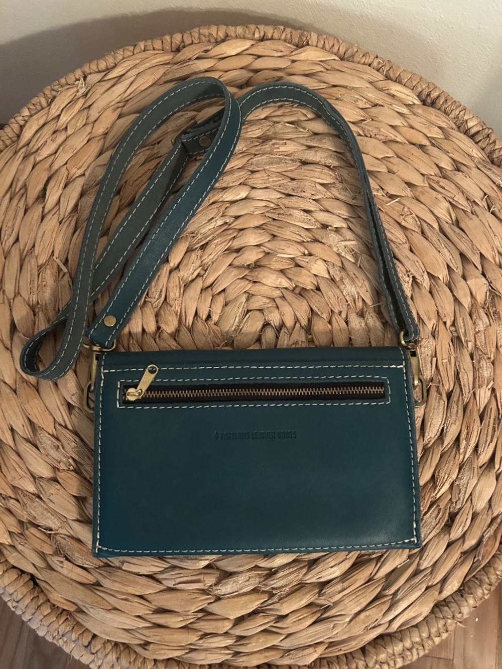 Portland Leather Goods Envelope Convertible Crossbody Bag Wallet Teal Blue - Picture 2 of 4